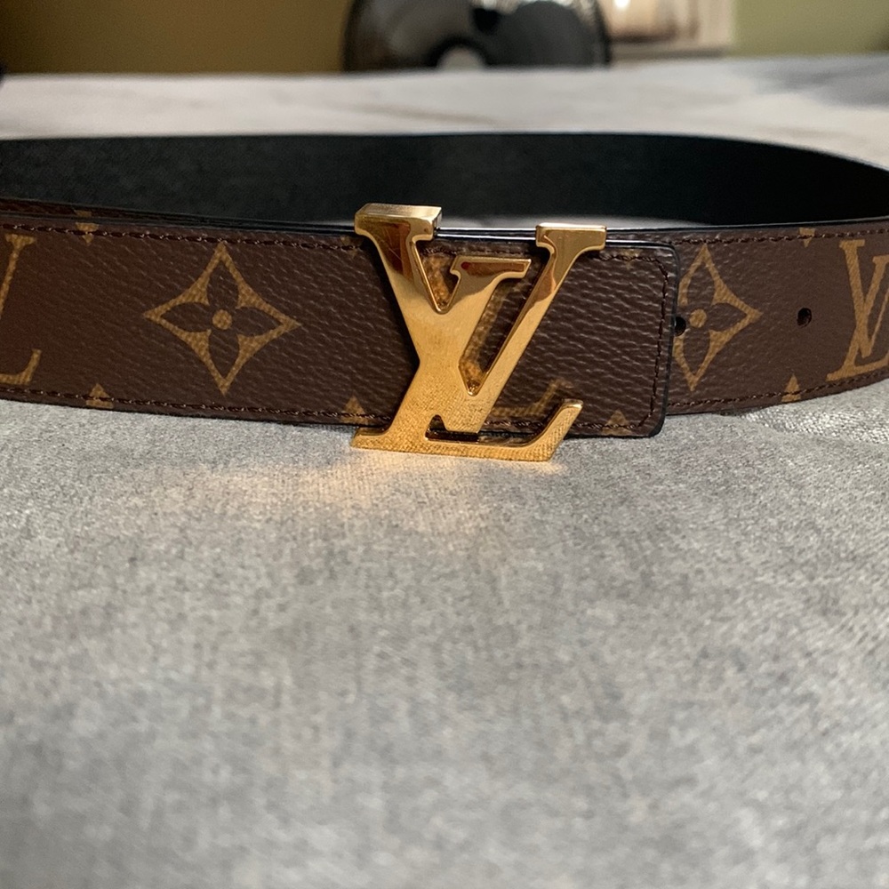Louis Vuitton Reversible Belt, comes with box